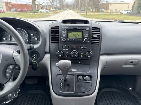 Used 2011 Kia Sedona LX image 15