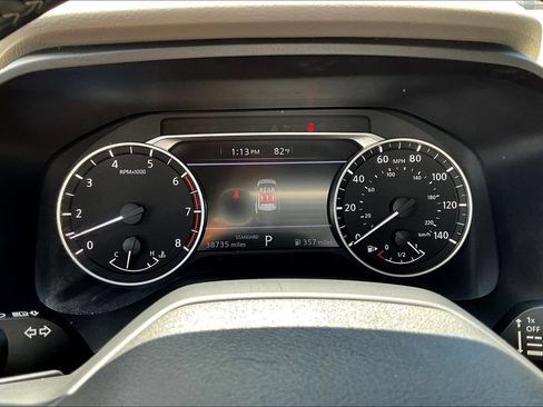 Used 2025 Nissan Rogue SV FWD image 14