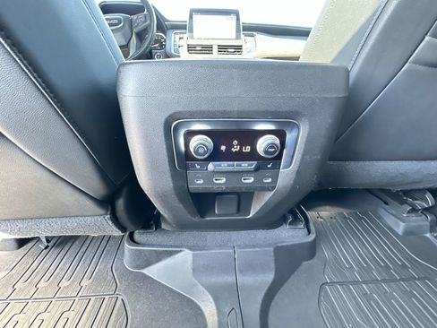 Used 2021 GMC Yukon AT4 w/ AT4 Premium Package AWD/4WD image 22