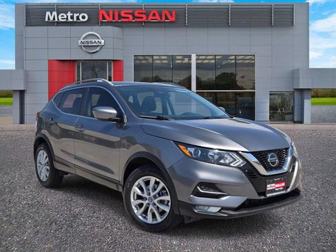 Certified 2022 Nissan Rogue Sport SV FWD image 1