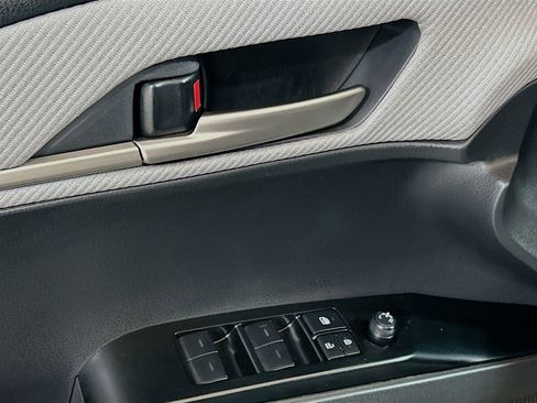 Used 2025 Toyota Camry SE FWD image 15