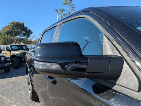 New 2026 RAM 1500 4x4 Crew Cab image 9