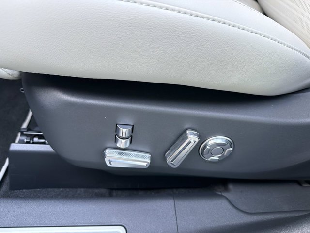 New 2026 Lincoln Nautilus Reserve AWD/4WD image 12