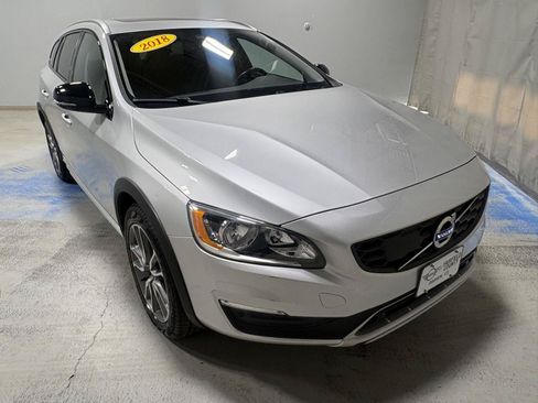 Used 2018 Volvo V60 T5 Cross Country AWD/4WD image 13