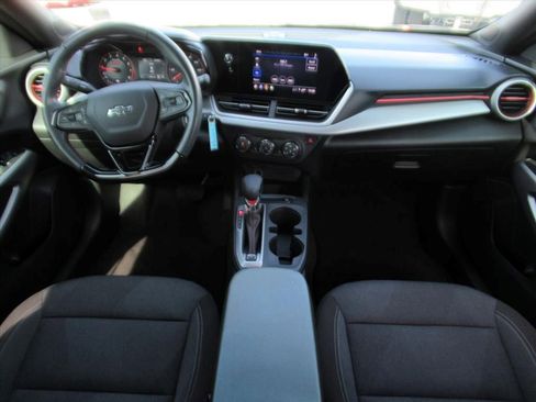 Certified 2024 Chevrolet Trax RS w/ Driver Confidence Package image 18