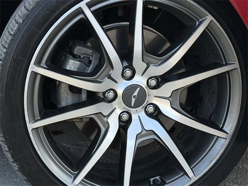 Used 2023 Genesis G70 2.0T image 9