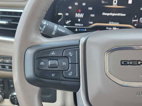 Used 2023 GMC Yukon Denali AWD/4WD image 19