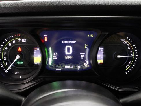 Used 2024 Jeep Wrangler Unlimited AWD/4WD image 27