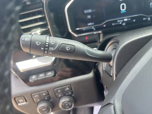 Used 2025 Chevrolet Silverado 1500 High Country w/ Technology Package AWD/4WD image 9