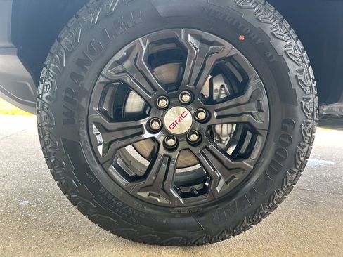 Used 2024 GMC Canyon Elevation RWD image 22