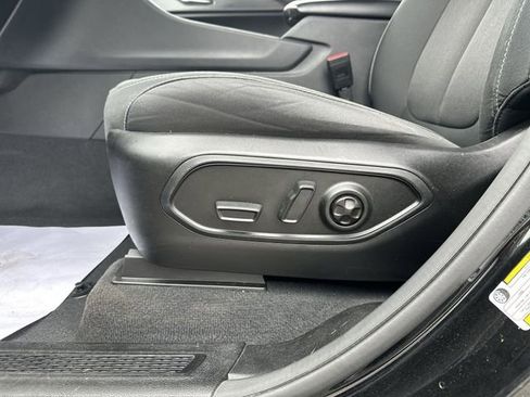 Used 2023 Jeep Grand Cherokee L Laredo image 16