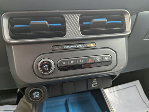 New 2025 Ford Maverick XLT w/ XLT Luxury Package FWD image 13