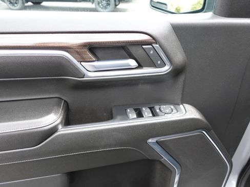 Used 2023 Chevrolet Silverado 1500 LT AWD/4WD image 18