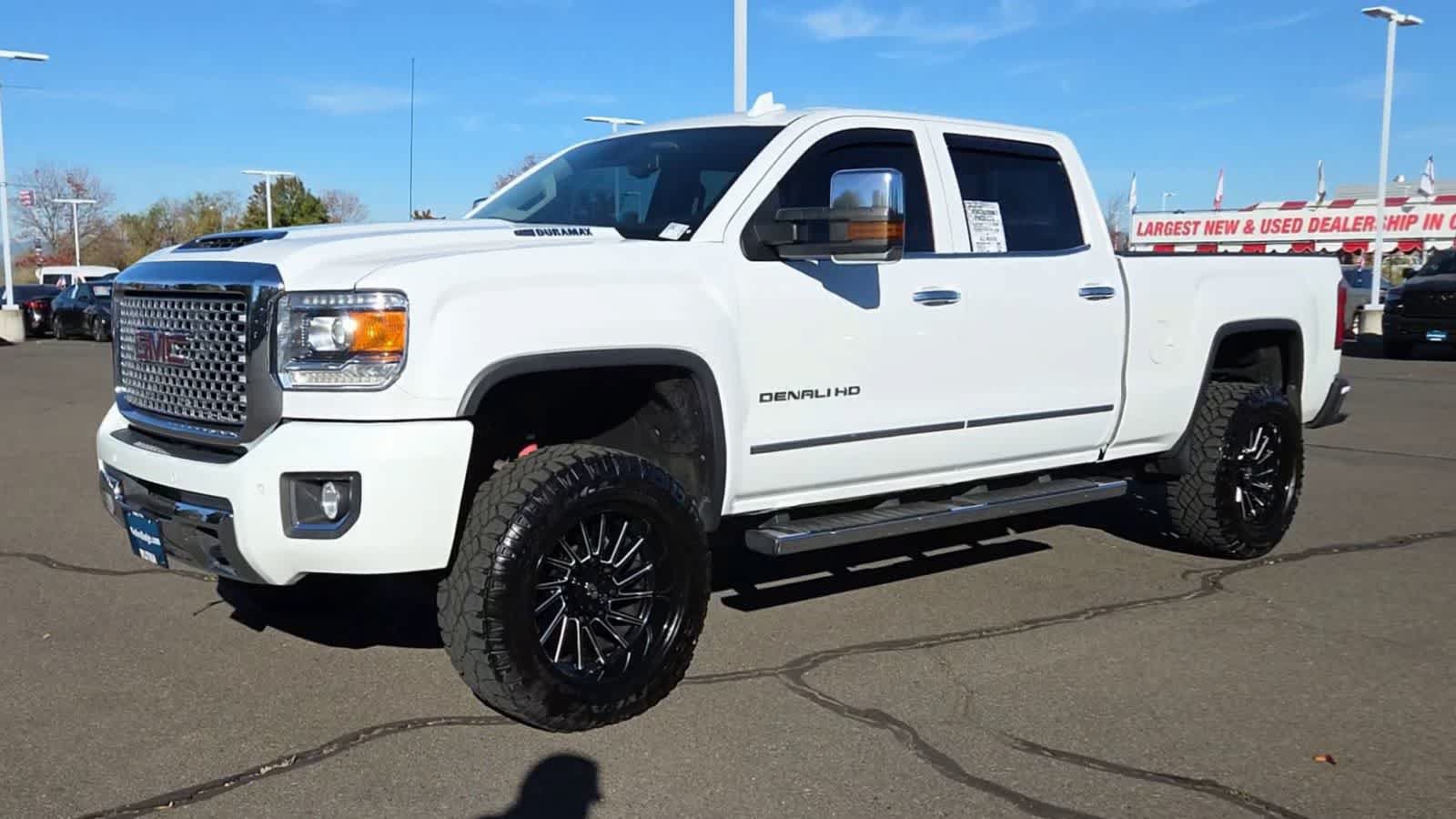 Used 2017 GMC Sierra 2500 Denali AWD/4WD image 4