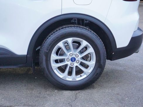 Used 2020 Ford Escape SE image 11