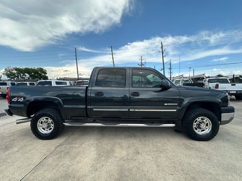 Used 2004 Chevrolet Silverado 2500 LT w/ Skid Plate Package AWD/4WD image 6