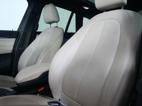Used 2021 BMW X1 xDrive28i w/ Convenience Package AWD/4WD image 9