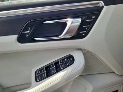 Used 2025 Porsche Macan GTS AWD/4WD image 20