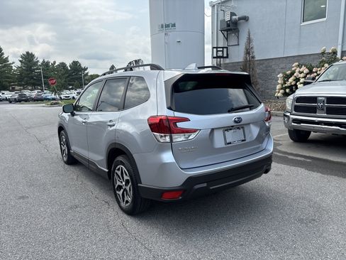 Used 2021 Subaru Forester Premium AWD/4WD image 24