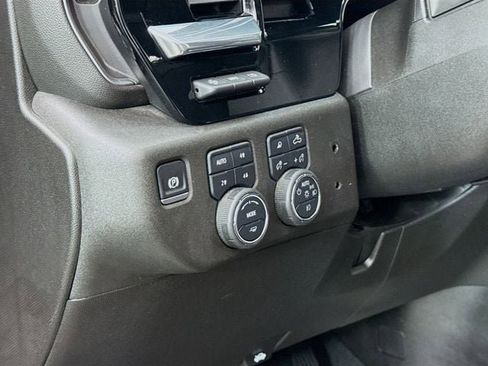 Used 2025 Chevrolet Silverado 2500 High Country w/ Technology Package AWD/4WD image 12