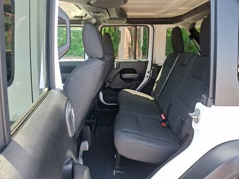 Used 2021 Jeep Wrangler Unlimited Sport AWD/4WD image 12