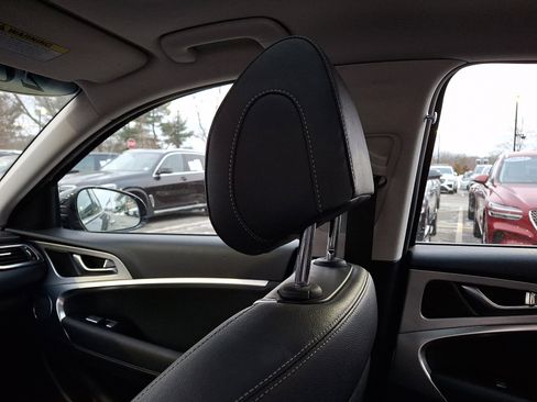 Used 2019 Genesis G70 2.0T Advanced w/ Elite Package image 17