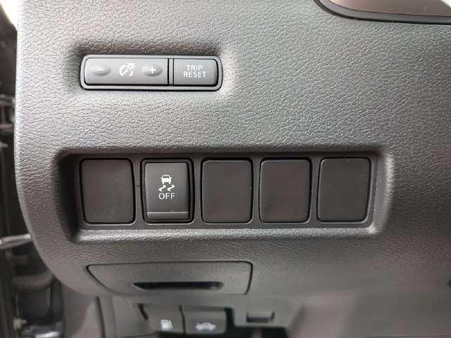 Used 2019 Nissan Murano SV w/ Premium Package AWD/4WD image 16