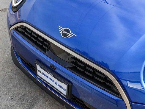 Used 2025 MINI Cooper 2-Door Hardtop image 9