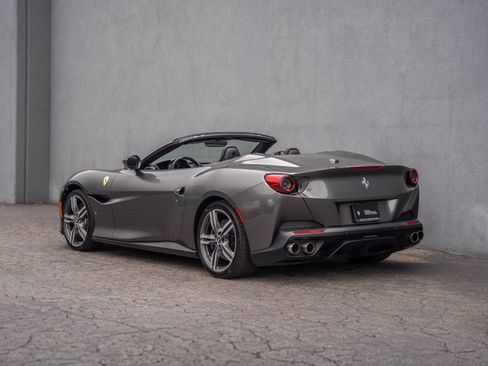 Used 2020 Ferrari Portofino RWD image 3