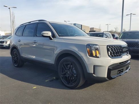 Used 2024 Kia Telluride EX X-Line image 3