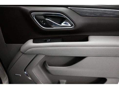 Used 2022 GMC Yukon SLT w/ SLT Luxury Package AWD/4WD image 18