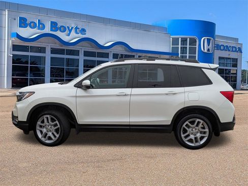 Certified 2024 Honda Passport EX-L image 2