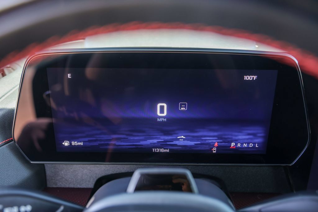 Used 2025 Chevrolet Traverse RS FWD image 11