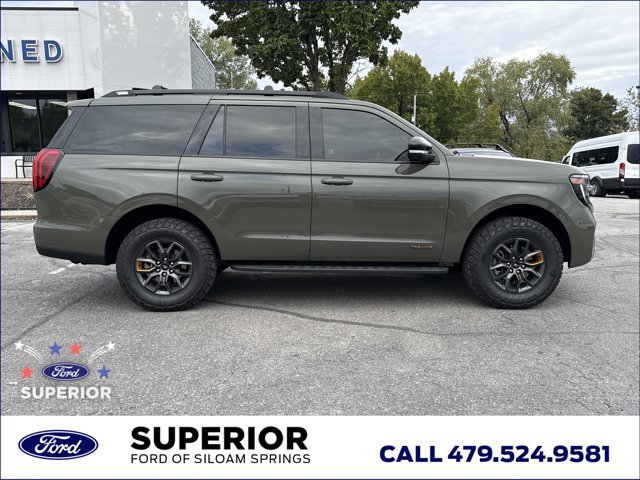 Used 2025 Ford Expedition Tremor AWD/4WD image 2