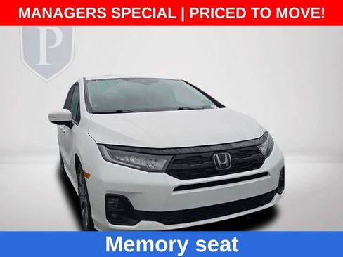 Used 2025 Honda Odyssey Touring image 14