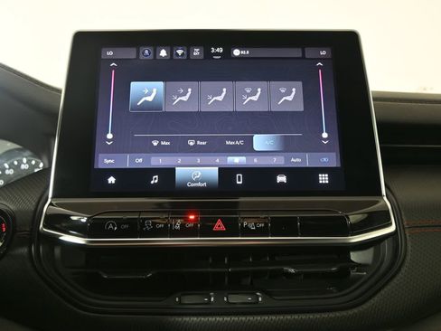 Used 2024 Jeep Compass Trailhawk AWD/4WD image 28