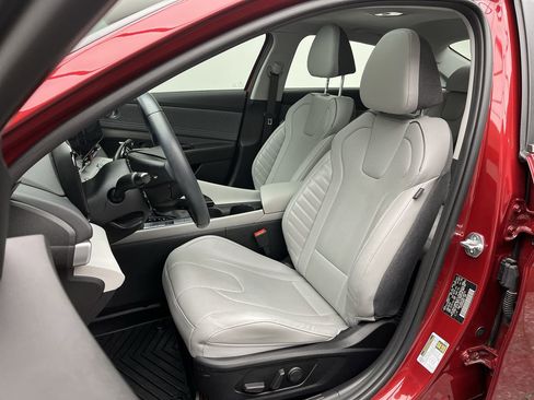 Used 2024 Hyundai Elantra Limited image 10