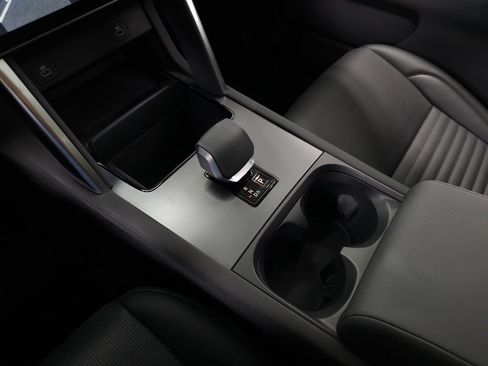 Certified 2025 Land Rover Discovery Sport S image 36