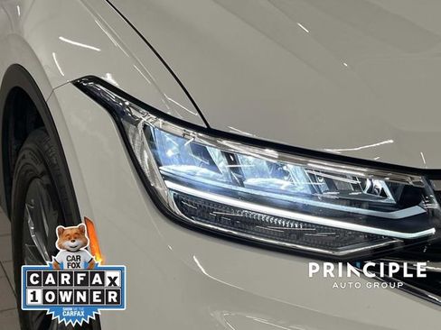 Used 2022 Volkswagen Tiguan SE image 9