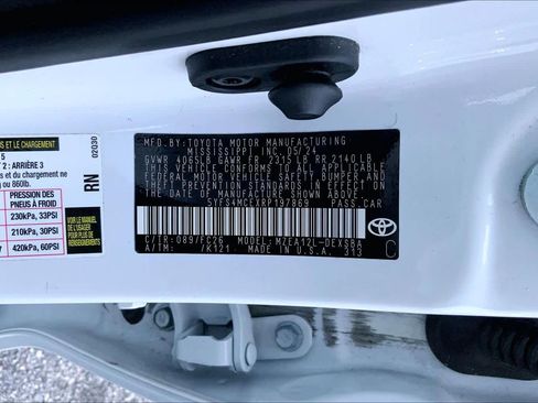 Used 2024 Toyota Corolla SE image 30