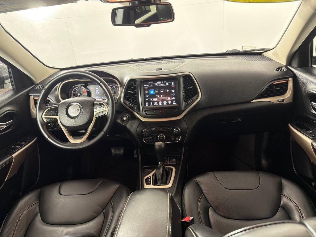 Used 2018 Jeep Cherokee Limited FWD image 25