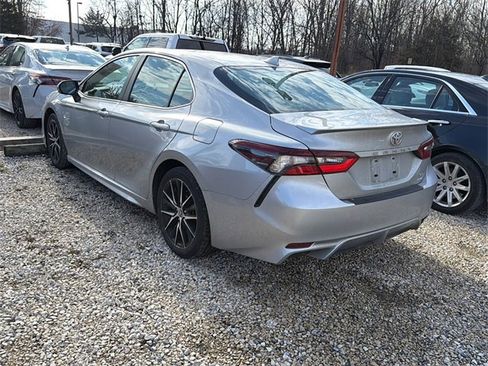 Certified 2022 Toyota Camry SE image 2