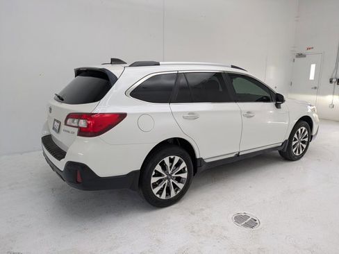 Used 2019 Subaru Outback 2.5i Touring image 4