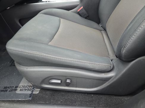 Used 2017 Nissan Pathfinder SV image 26