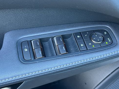 Used 2023 Lexus RX 500h F Sport image 13