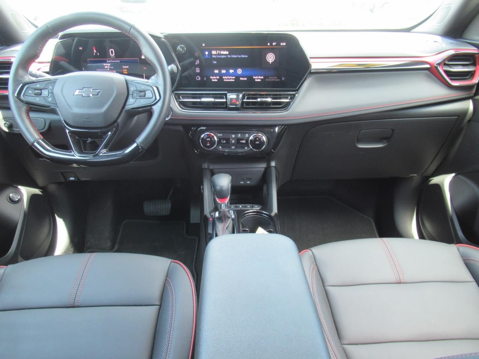 Used 2024 Chevrolet TrailBlazer RS w/ Convenience Package AWD/4WD image 12