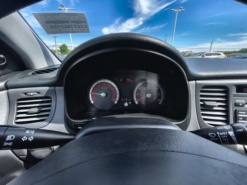 Used 2010 Kia Rio5 FWD image 12