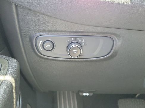 Used 2023 Chevrolet Equinox LT FWD image 17