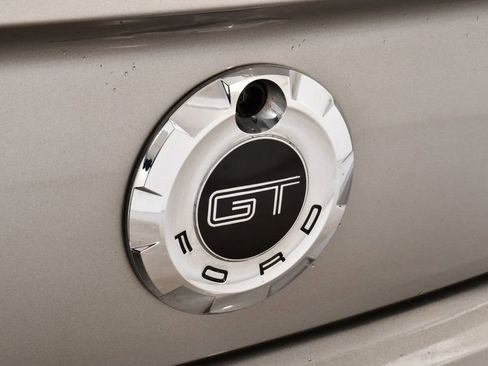Used 2009 Ford Mustang GT Premium RWD image 20