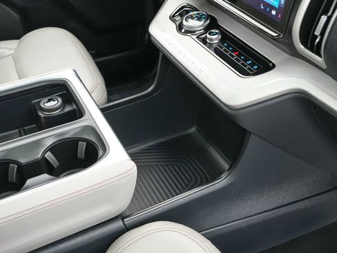 Certified 2025 Ford Expedition Active AWD/4WD image 35